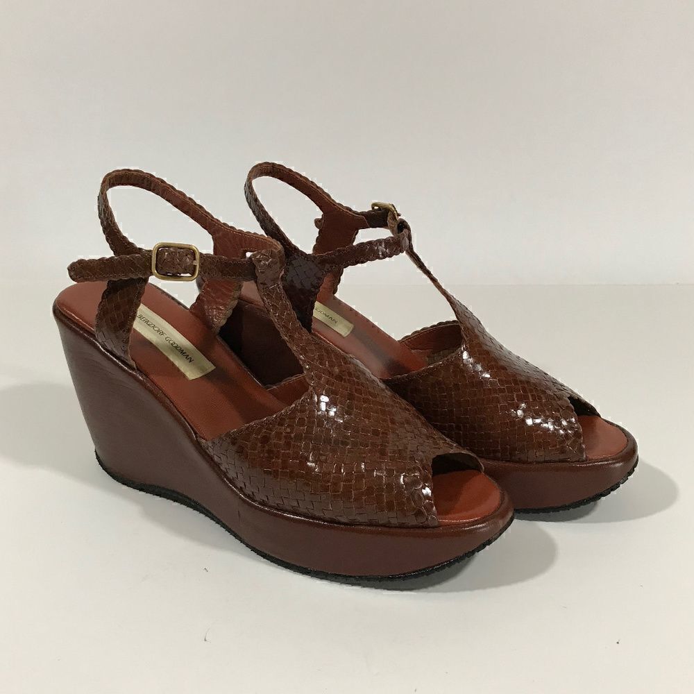 Pons Quintana Brn Woven T-Strap Peep-Toe Platforms